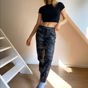 Tna Alix camo joggers